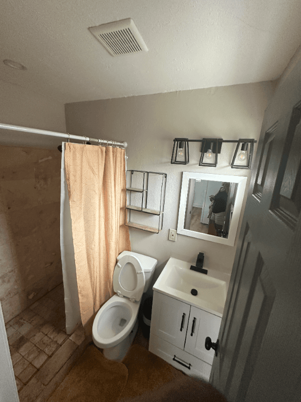 hollyood Single Room: 6501 scott st