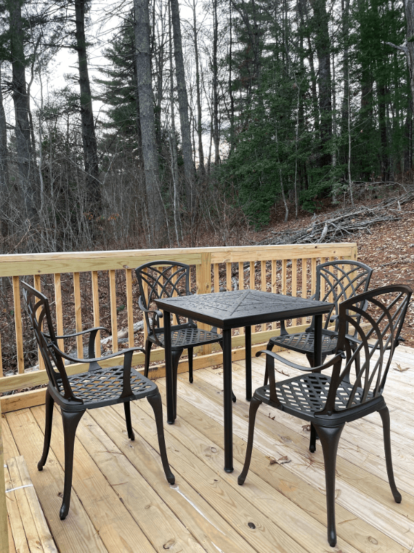 Hendersonville House: 1716 Pleasant Grove Church Road