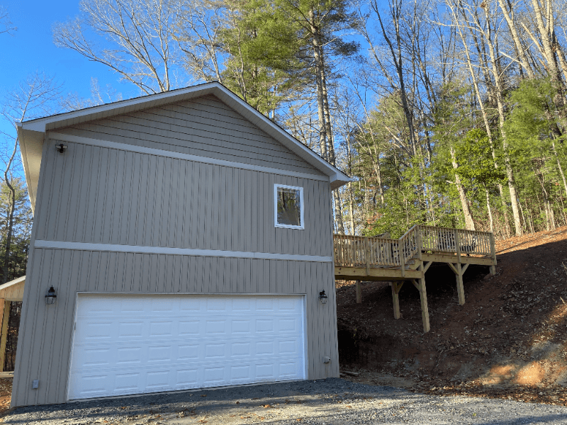 Hendersonville House: 1716 Pleasant Grove Church Road