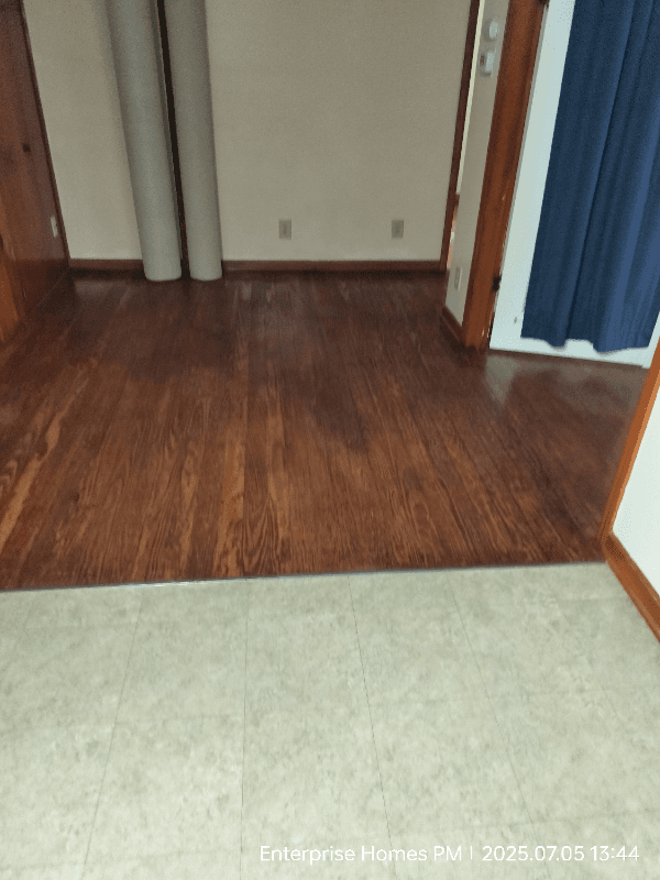 West Lafayette House: 424B Dodge St