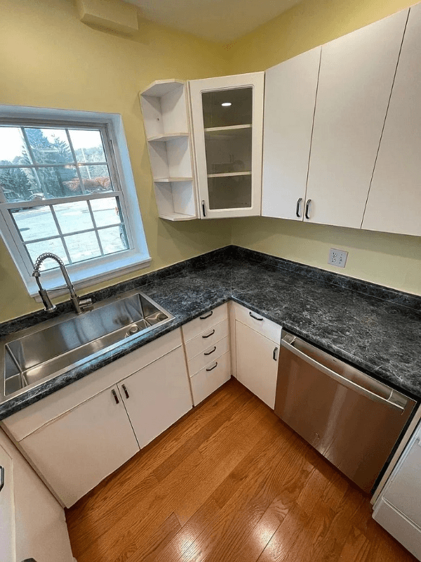 Brighton Condo: 162 Lake Shore Rd