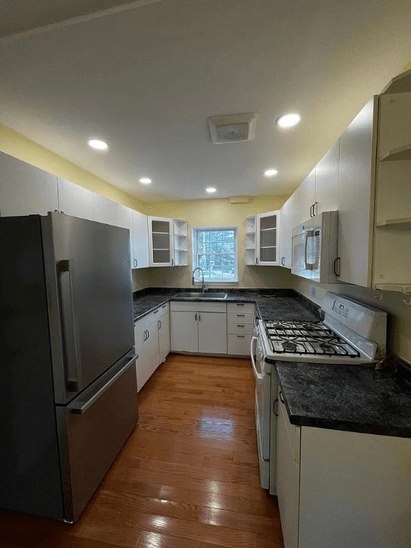 Brighton Condo: 162 Lake Shore Rd