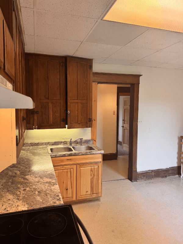 State College House: 727 W College Ave