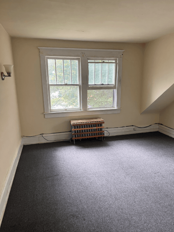 State College House: 727 W College Ave