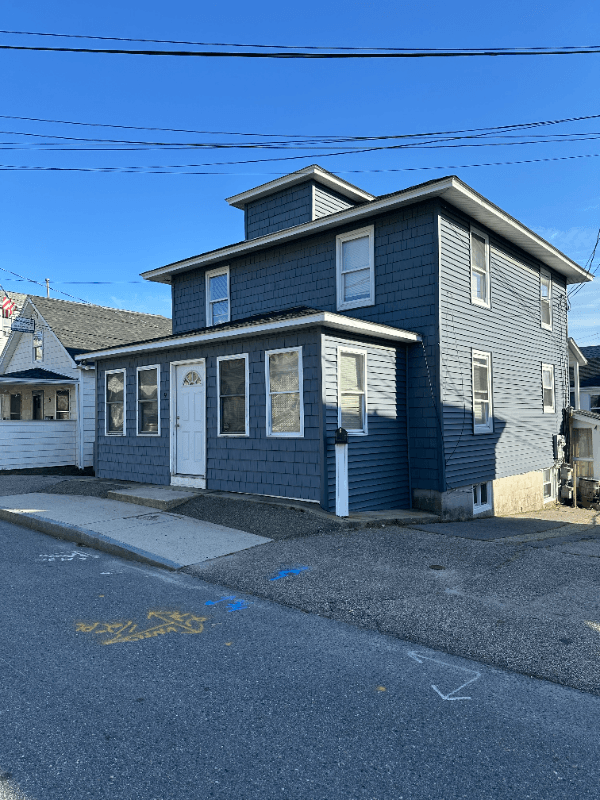 Hampton House: 9 M Street