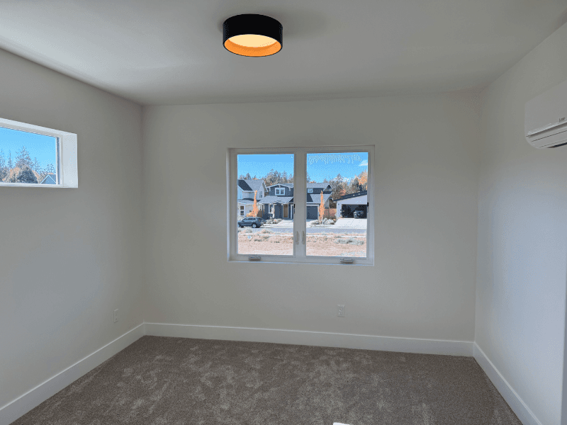 Bend Multiplex: 20513 SE Dorset Pl
