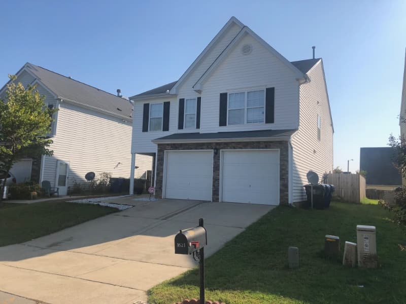 Raleigh House: 1621 Brown Owl Dr