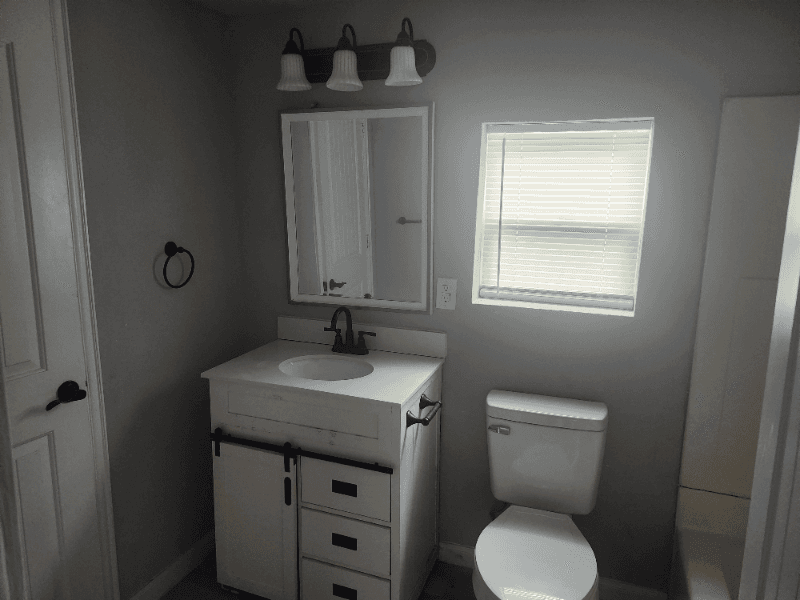 Sherman Apartment: 601 North Grand Avenue
