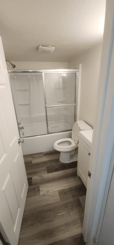 Madera Apartment: 117 S. K St