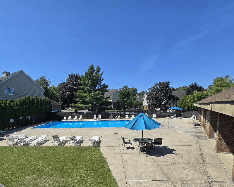 Newington Condo: 62 Fox Run Court