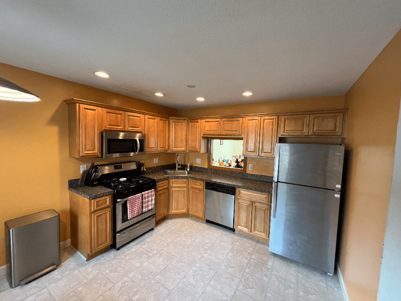 Newington Condo: 62 Fox Run Court