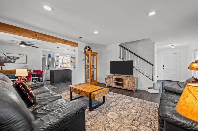 Escondido House: 1298 Rachel Circle