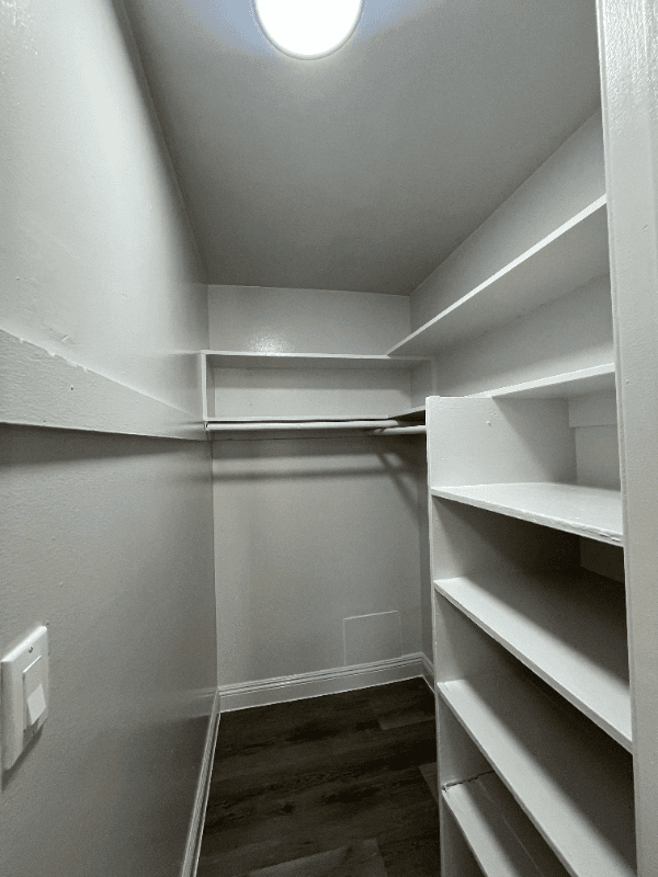 Los Angeles Apartment: 1240 w 105th St