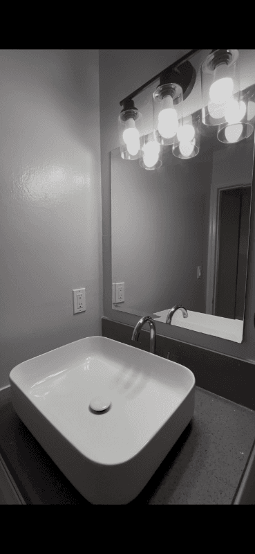 Los Angeles Apartment: 1240 w 105th St