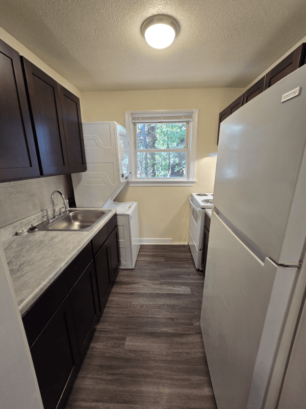 Petersburg Apartment: 1517 Halifax St