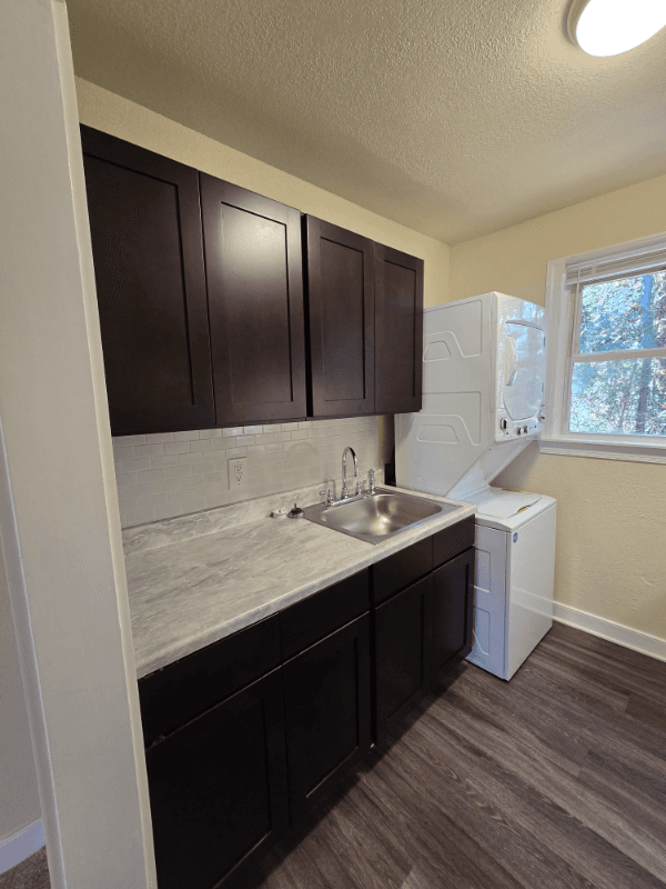 Petersburg Apartment: 1517 Halifax St