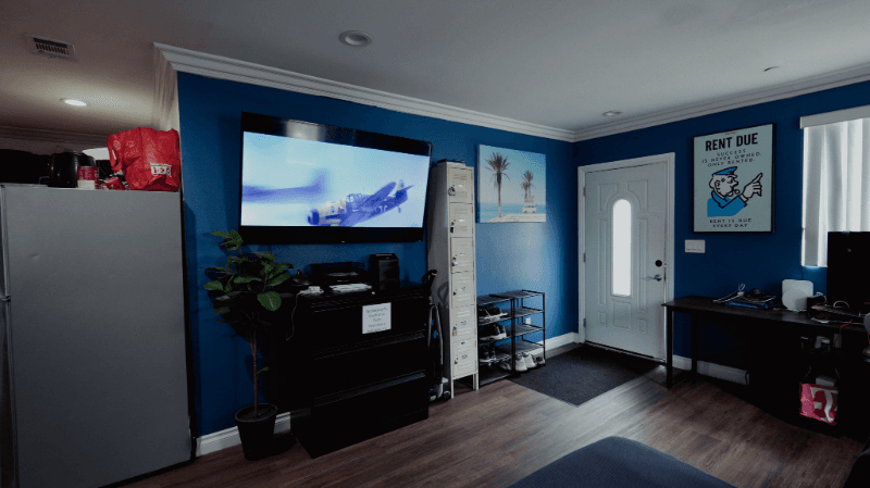 Los Angeles Single Room: 1447 E 25th street