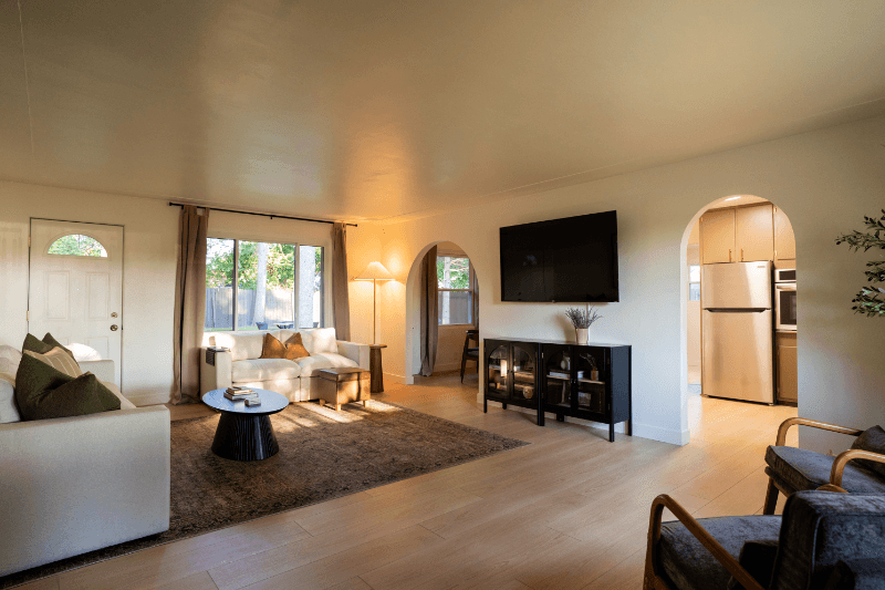 Midland House: 2218 Jefferson Ave