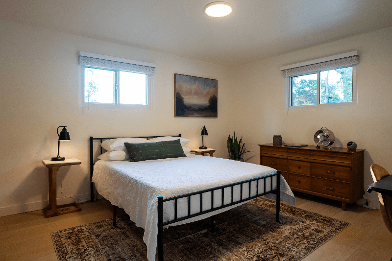 Midland House: 2218 Jefferson Ave
