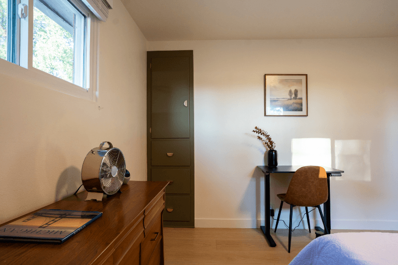 Midland House: 2218 Jefferson Ave