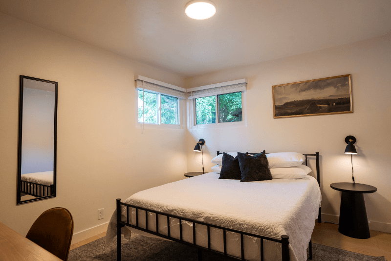 Midland House: 2218 Jefferson Ave