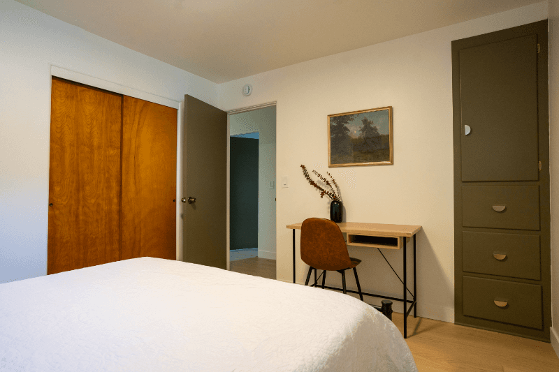 Midland House: 2218 Jefferson Ave