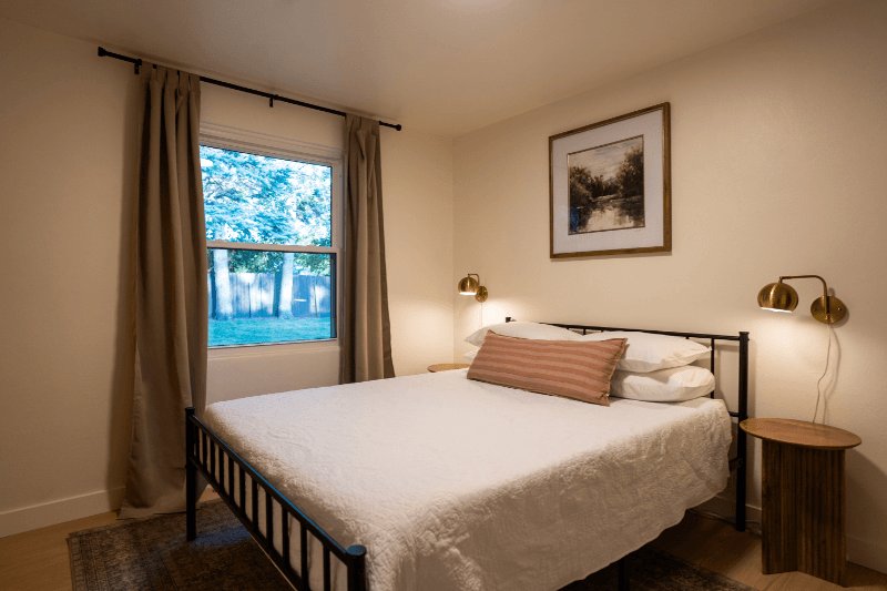 Midland House: 2218 Jefferson Ave