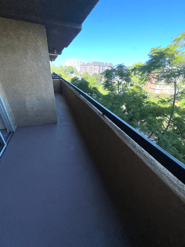 Los Angeles Apartment: 8722 Burton Way