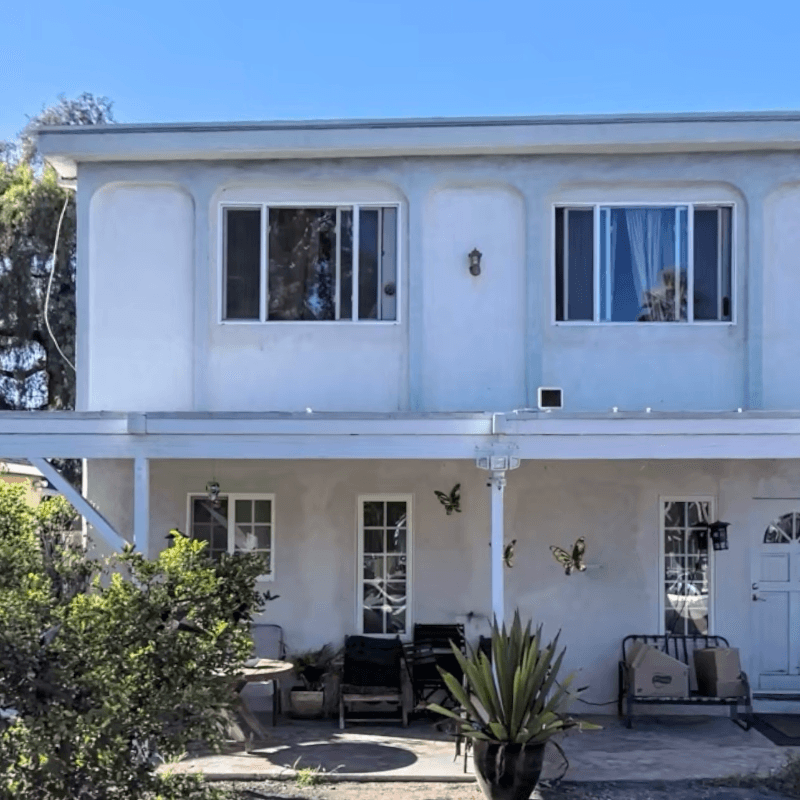 Los Angeles Apartment: 2333 West View St.