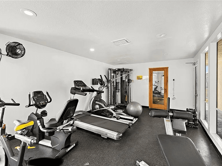 Oceanside Single Room: 450 Stoney Point Way