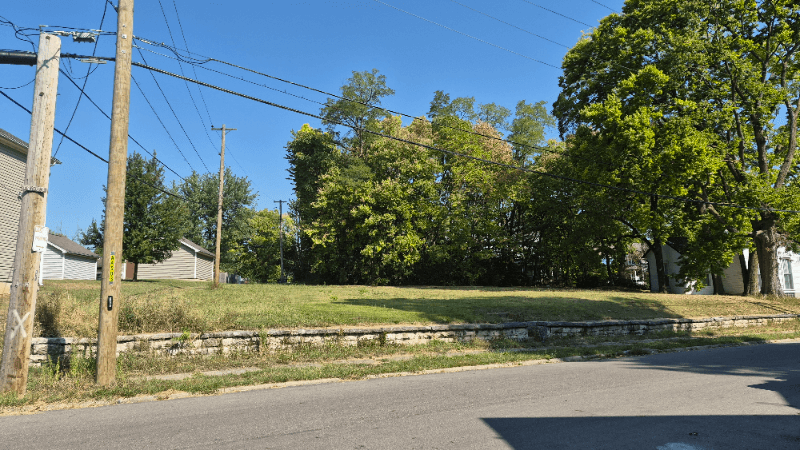 Dayton Multiplex: 916 Riverview Terrace - Upper