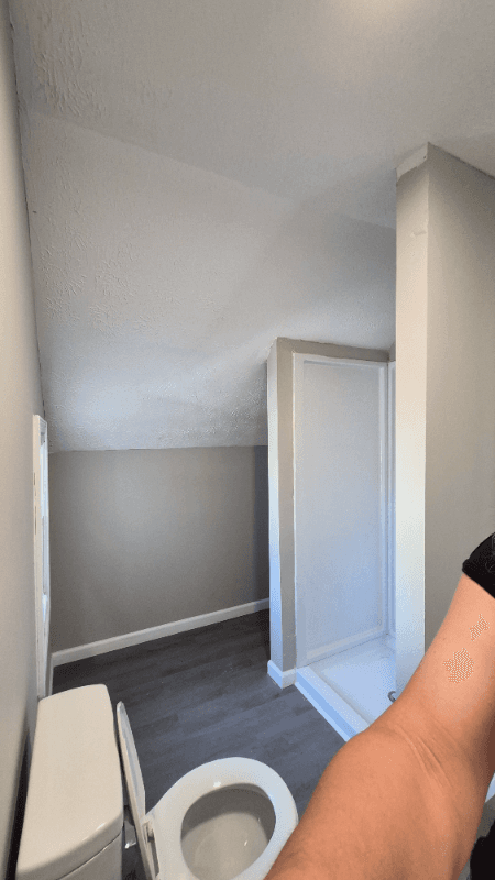Dayton Multiplex: 916 Riverview Terrace - Upper