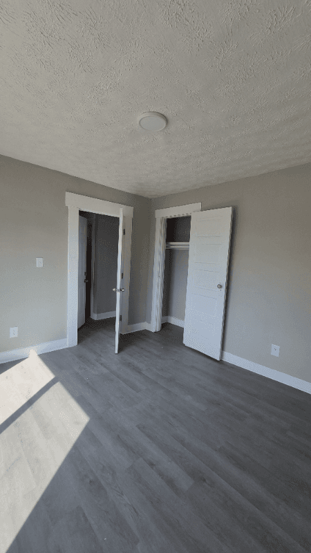 Dayton Multiplex: 916 Riverview Terrace - Upper