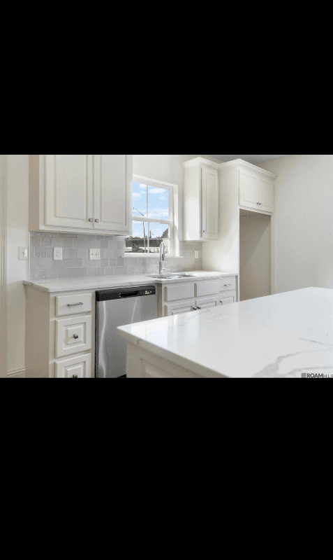 Baton Multiplex: 6918 Goya ave