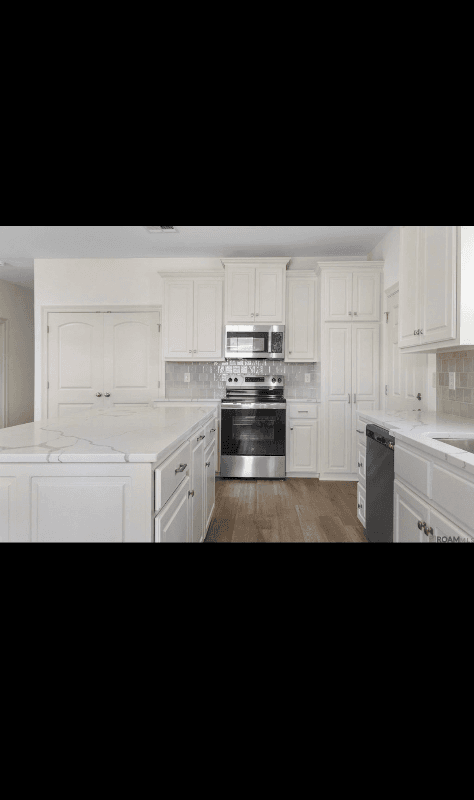 Baton Multiplex: 6918 Goya ave