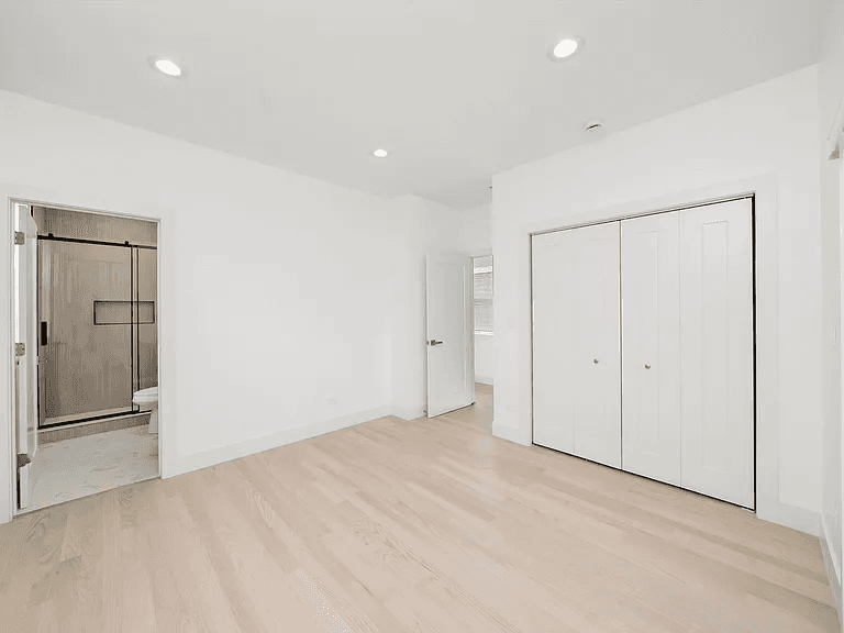 Chicago Condo: 2700 w jackson blvd