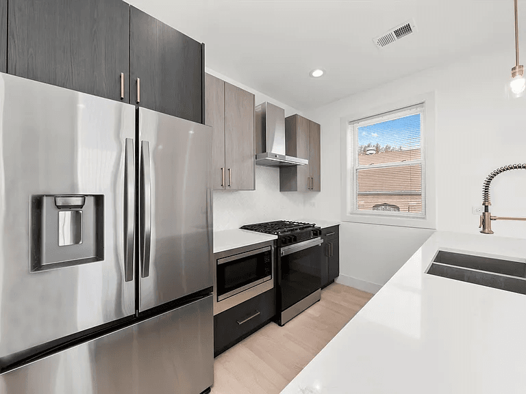 Chicago Condo: 2700 w jackson blvd