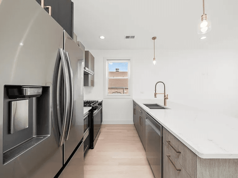 Chicago Condo: 2700 w jackson blvd