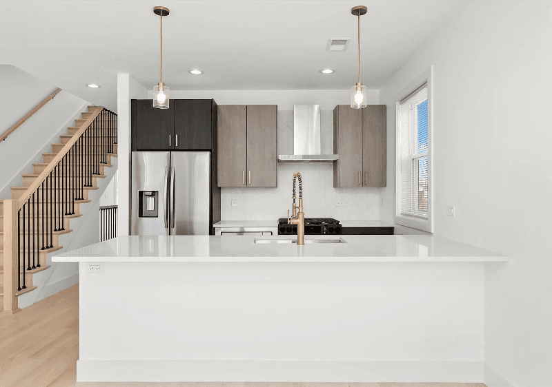 Chicago Condo: 2700 w jackson blvd