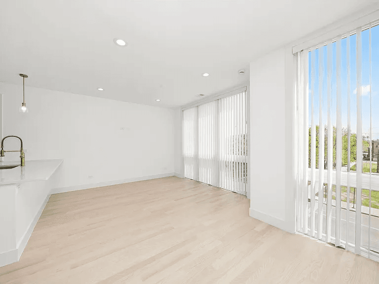Chicago Condo: 2700 w jackson blvd