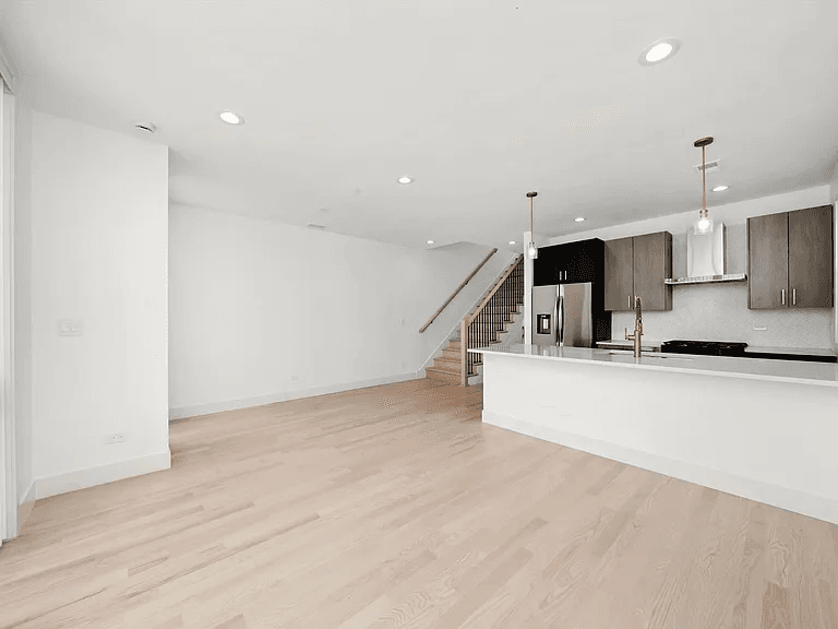 Chicago Condo: 2700 w jackson blvd