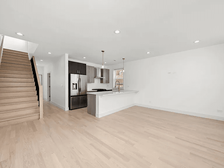 Chicago Condo: 2700 w jackson blvd