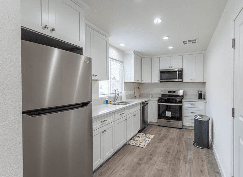 Los Angeles Single Room: 866 N Edgemont St