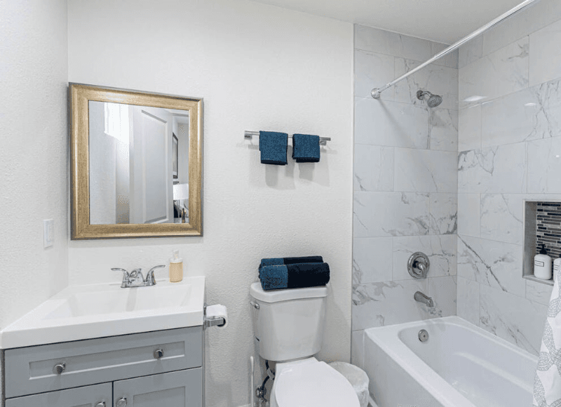 Los Angeles Single Room: 866 N Edgemont St