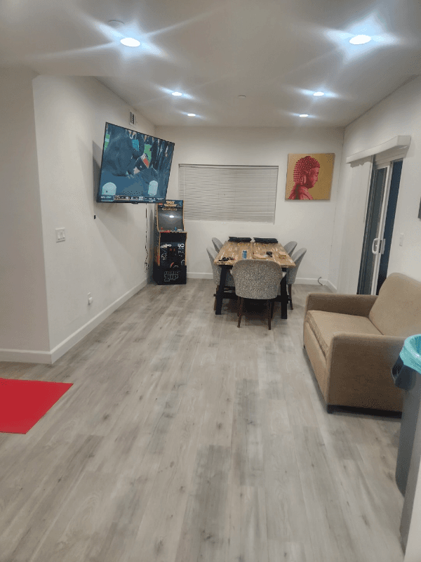 Los Angeles Single Room: 866 N Edgemont St