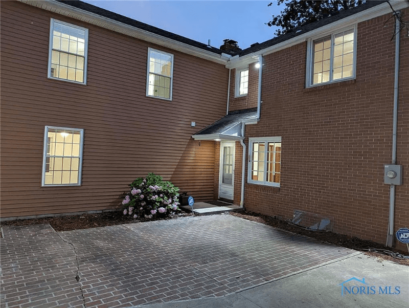 Toledo House: 2310 Goddard Rd