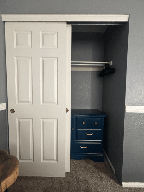 Thornton Single Room: 10144 Madison Street
