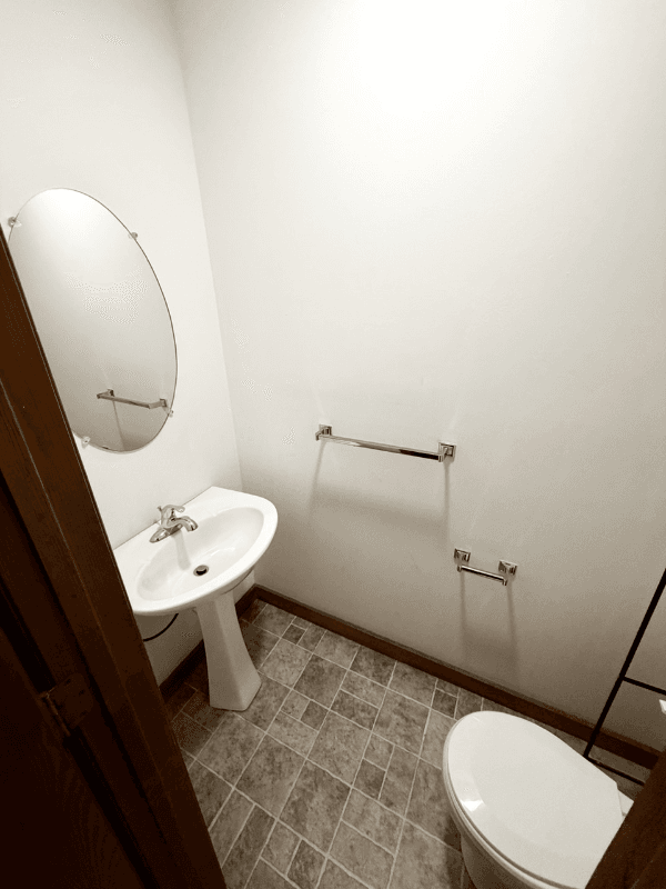 Halfmoon Townhome: 22 Vosburgh Rd