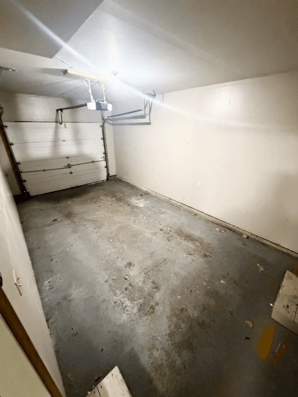 Halfmoon Townhome: 22 Vosburgh Rd