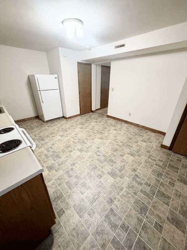 Halfmoon Townhome: 22 Vosburgh Rd